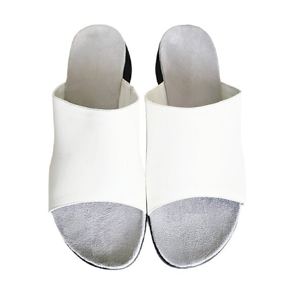 CROFT & Barrow White Leather Slip on Sandals Shoes - Picture 2 of 6